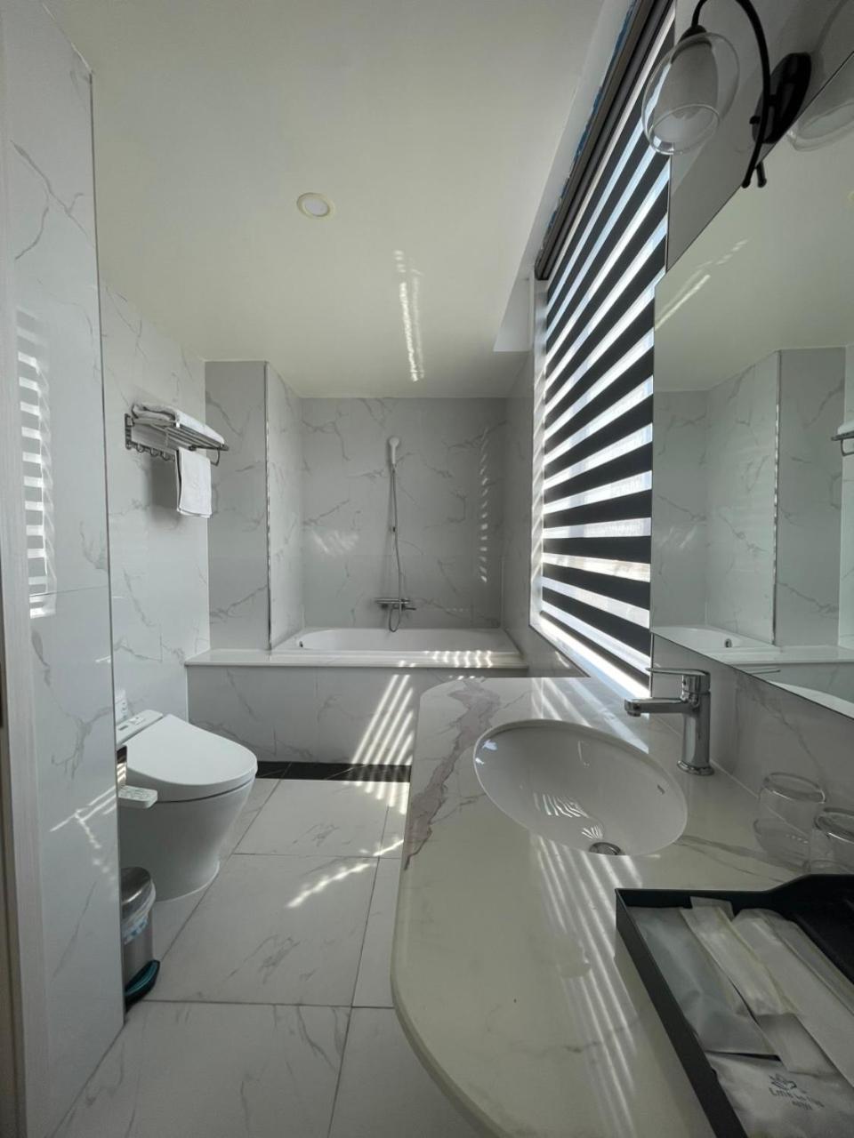 Lotus Hotel & Apartment Hai Phong Eksteriør bilde
